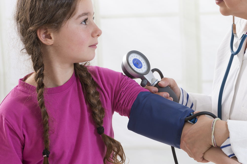 Blutdruck bei Kindern und Jugendlichen ist selten. Wichtig ist die richtige Blutdruckmessug