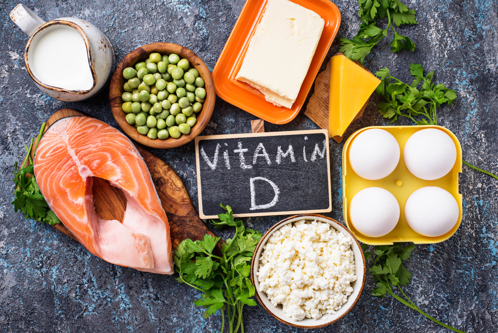 Nahrungsmittel welche viel Vitamin D enthalten: Lachs, Milch, Käse, Butter, Eier, Erbsen